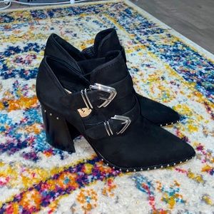 New with box: Black suede boots with silver accents size 7M